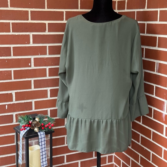 Hunter Green Boat Neck, 3/4 length bell sleeve Peplum Blouse with embroidery - Picture 3 of 6